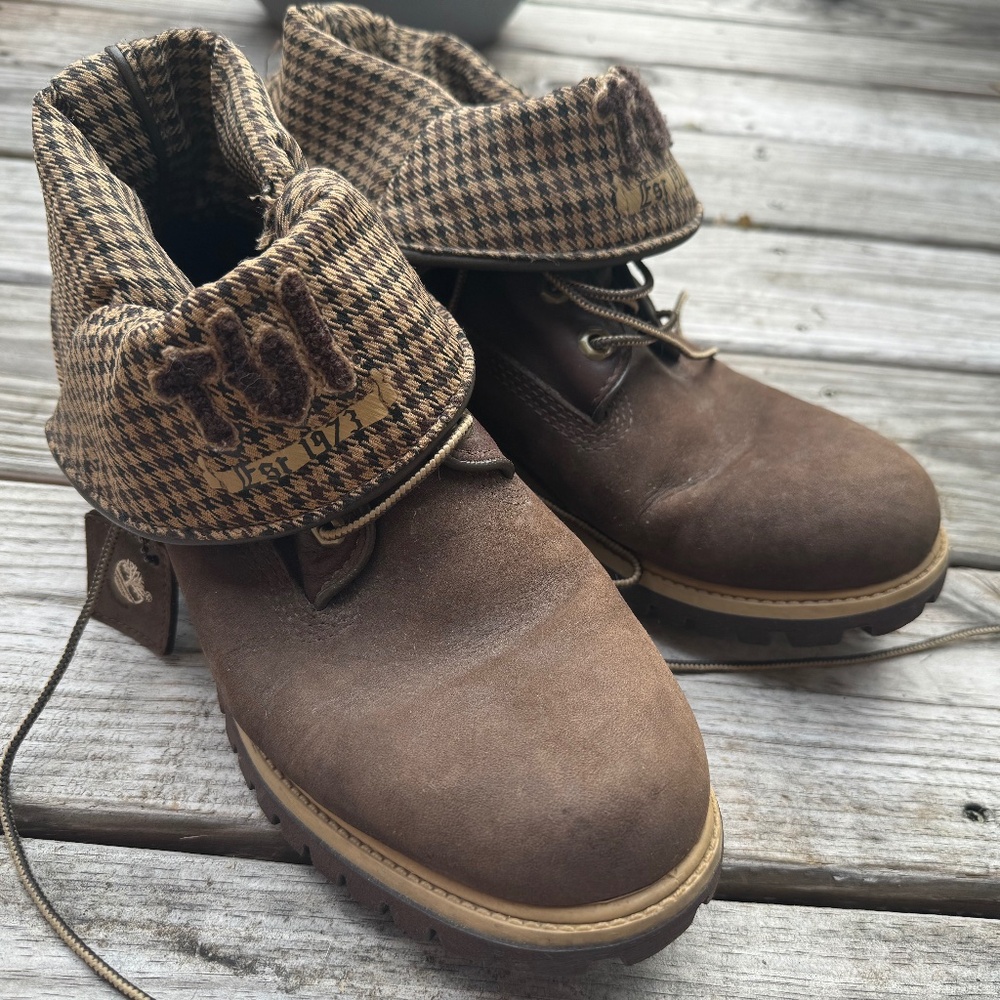Vintage timberland turndown boots